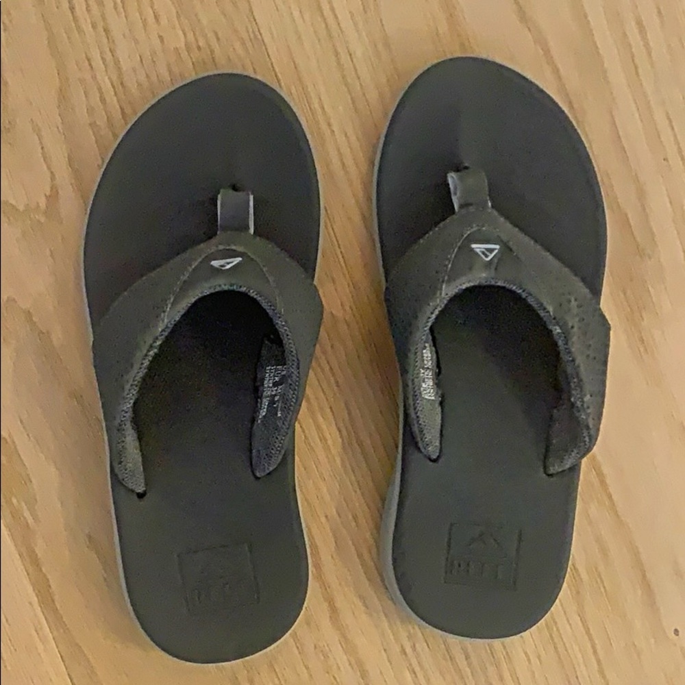 reef grey flip flops for boys